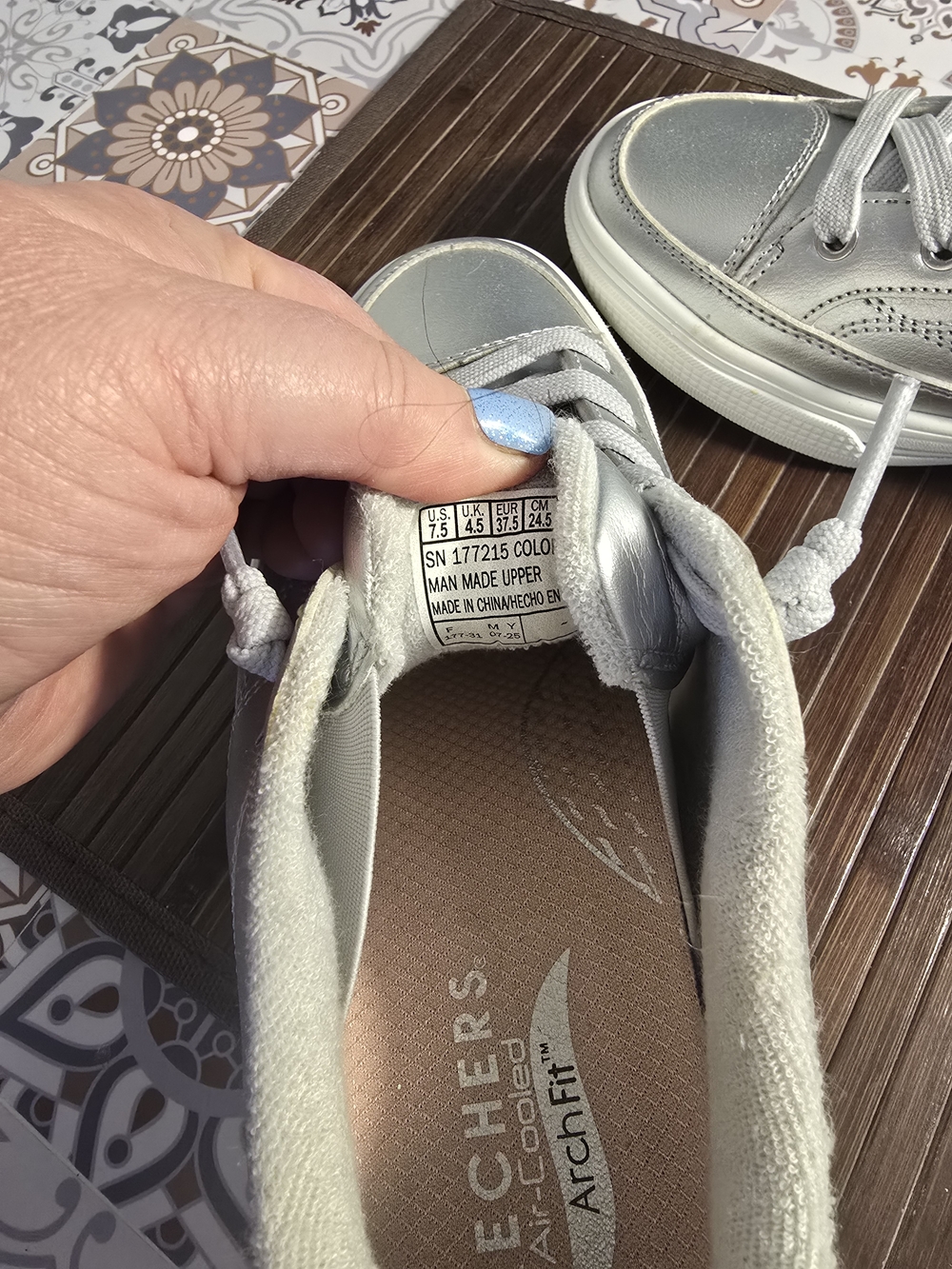 Sketchers Silver Low-Top Sneakers - Picture 3 of 4